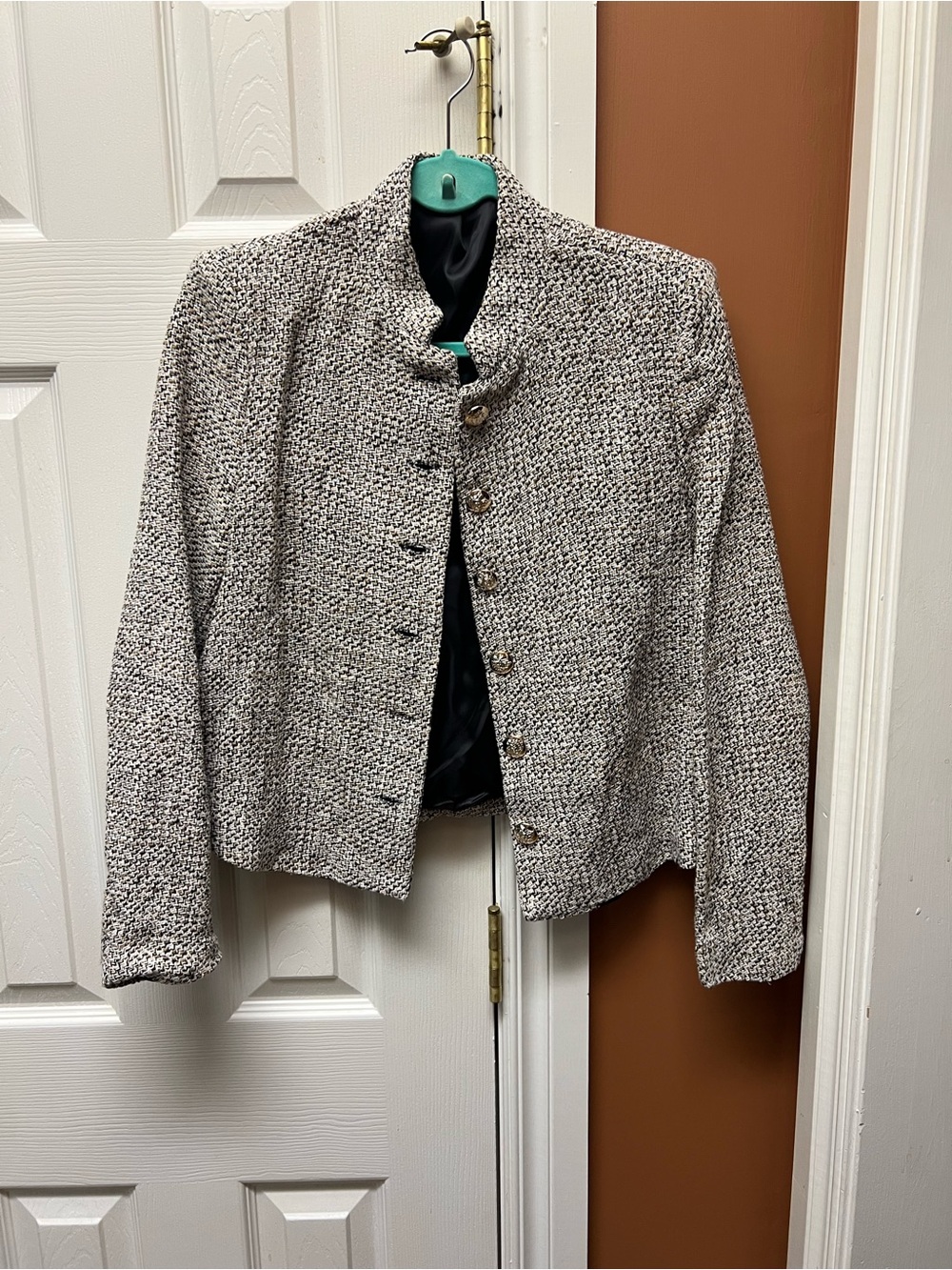 Classic Bouclé Button-Front Jacket in Heather Gray